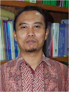 Dr. Budi Hartono, S.Si, MKM 